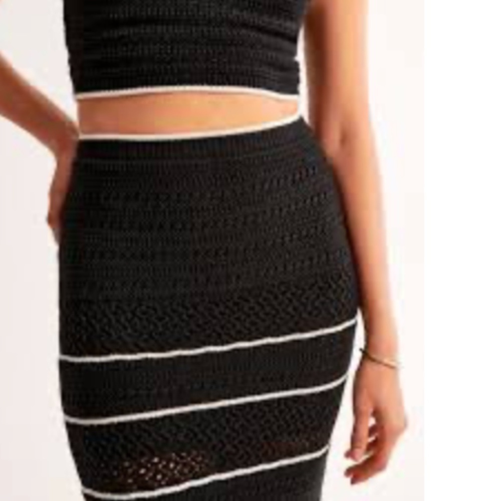 Abercrombie Mid Rise Crochet-Style Maxi Skirt in black / white - Picture 3 of 7